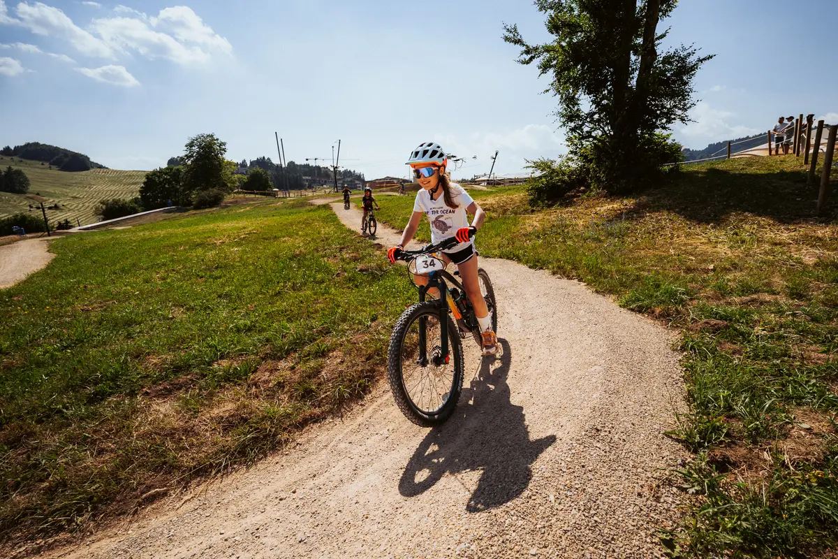 Jazdkyňa na traili v Riders Park Donovaly